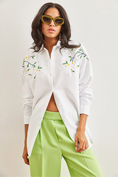 Olalook Kadın Beyaz Nakışlı İncili Yün Efektli Oversize Kışlık Gömlek GML-19001159