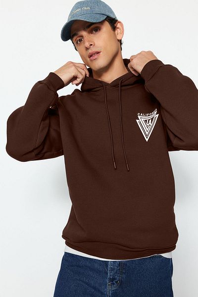 Trendyol Collection Кафяв поларен суичър с голяма качулка – колежански принт, 100% памук TMNAW24SW00063