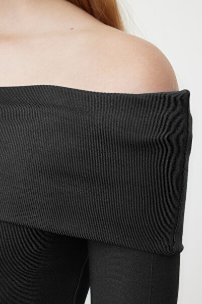 Trendyol Collection Anthracite Carmen Collar Fitted/Slim Fit Crop Stretchy Knitted Blouse Twoaw25Bz00008