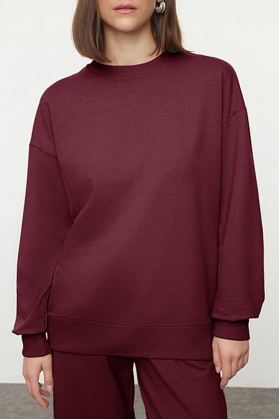 Trendyol Collection Bequeme Passform in Weinrot – Set aus gestricktem Sweatshirt und Jogginghose mit weitem Bein TWOAW25EM00004