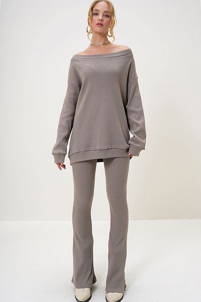 Trend Alaçatı Stili Mink Boat Neck Oversize Blouse and Spanish Leg Pants Women's Set - Alc-X13059