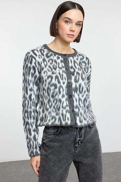 Trendyol Collection Anthrazitfarbener Strick-Cardigan mit Leopardenmuster TWOAW25HI00378