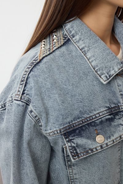 Trendyol Collection Oversize farmerdzseki kék hímzéssel és kiegészítőkkel TWOAW25CE00081