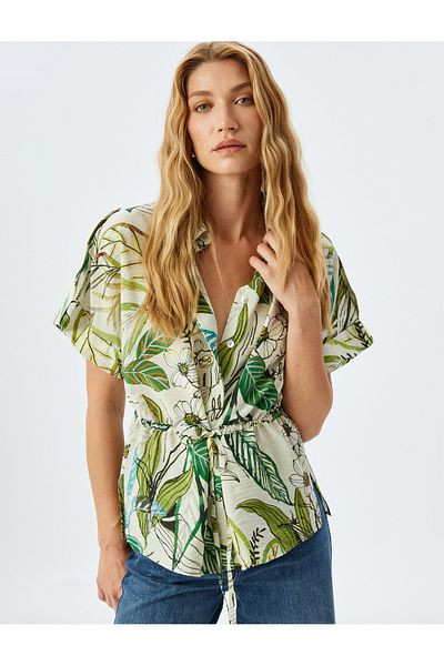 Koton Kurzärmliges Oversize-Hemd aus Viskose mit floralem Muster und Bindedetail an der Taille