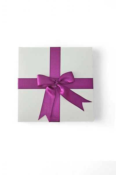 HEDİYEDİYE Gift Box with White Ribbon - Empty