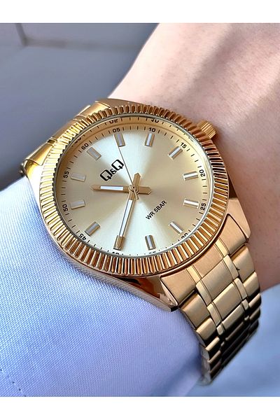 Q&Q Men's Metal Band Wristwatch