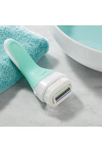 Wilkinson Sword Intuition 2 in 1 Sensitive Care Self Soap 4 Blades Women's Razor