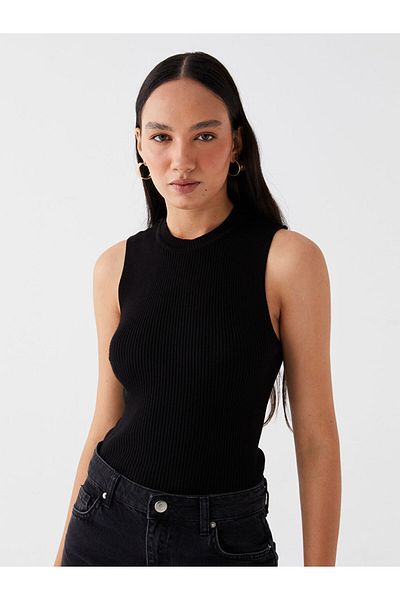LC Waikiki Crew Neck Plain Crop Dámské úplety pro sportovce