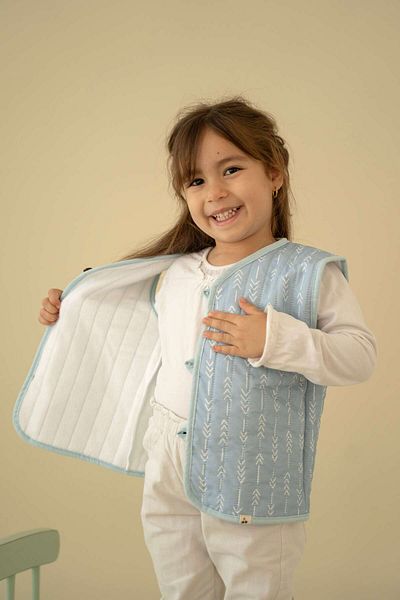 Kirazkids Синя шарена плюшена бебешка жилетка