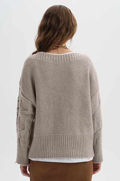 SHERIN Beige Hole Knitting Sweater