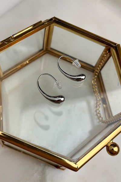 Modex C Model Earrings with Oval Drop Detail (Size 2cm)