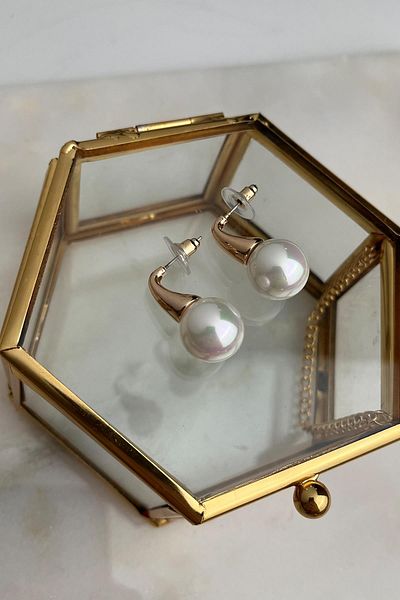 Modex Oval Detailed Pearl Earrings