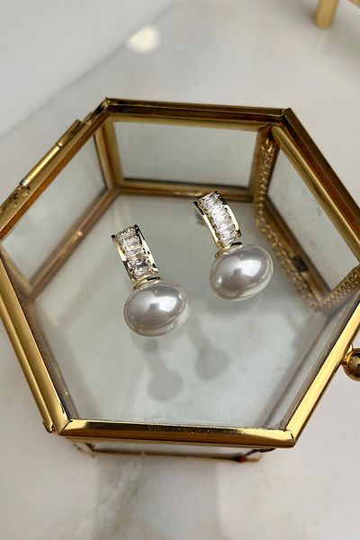 Modex Shuttle Stone Pearl Earrings