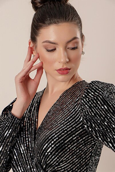 By Saygı Μακρύ φόρεμα με βελούδινη παγιέτα με πλισέ ώμους