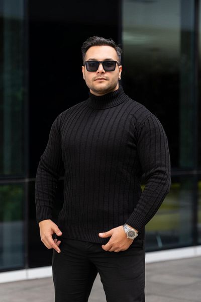 VİP LOKAL Мъжки черен трикотажен пуловер с висока яка, който не се набива