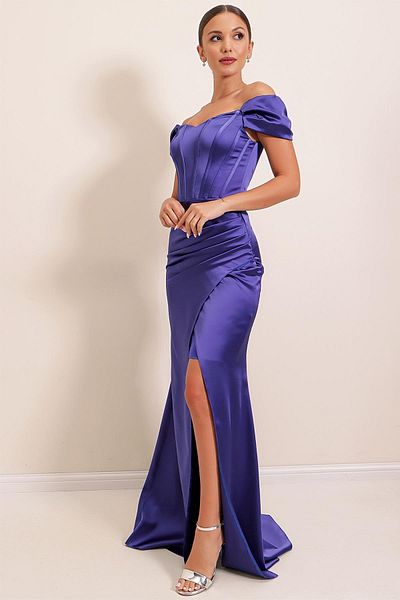 By Saygı Rochie lungă din satin căptușită cu sârmă