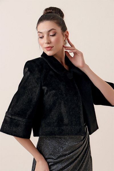 By Saygı Thajská péřová bunda Bolero s podšívkou na jeden knoflík, černá
