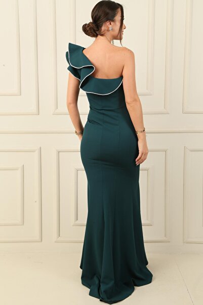 By Saygı Одноплечова сукня з підкладкою, з розрізом і довгими креповими воланами