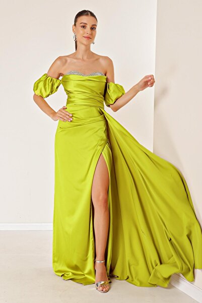 By Saygı Μακρύ σατέν φόρεμα με ντραπέ χαμηλά μανίκια καρπούζι με λεπτομέρεια από πέτρα στο στήθος