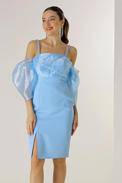 By Saygı Rochie din crepon căptușită cu mâneci joase din organza cu bretele