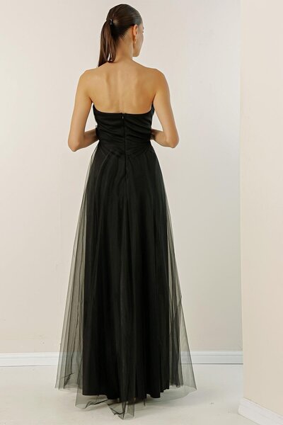 By Saygı Pánt nélküli, csatos derékrész, drapériás elöl, bélelt hosszú tüll ruha