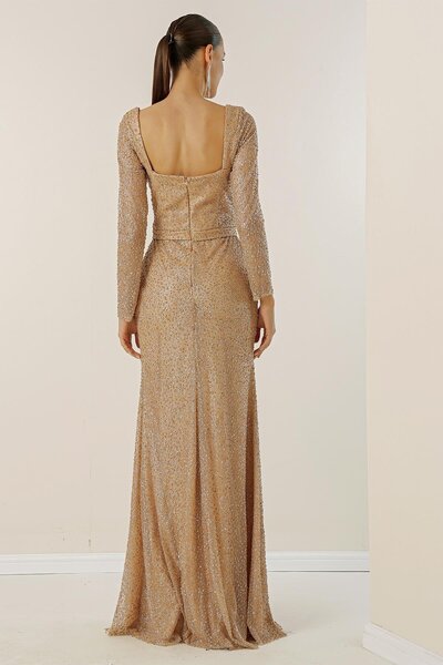 By Saygı Rochie lungă căptușită cu decolteu pătrat, cu pietre tăiate și gamă largă de mărimi