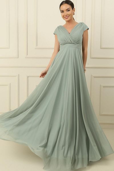 By Saygı Zweireihiges, ausgestelltes, gefüttertes, langes Kleid aus Chiffon und Tüll mit Nagelärmeln und vollem Kreis