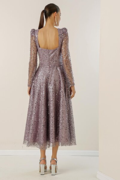 By Saygı Flitrové korálkové lemované šaty s dlouhým rukávem se čtvercovým výstřihem