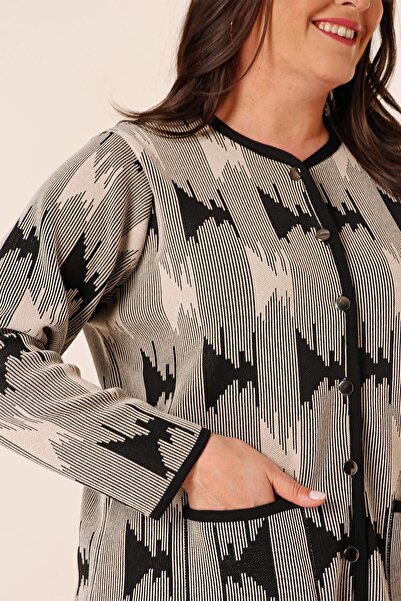 By Saygı Ζακέτα με μοτίβο Plus Size με κουμπιά στο μπροστινό μέρος και τσέπες