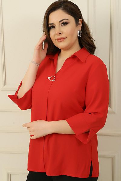 By Saygı Bluză cu mânecă sferturi cu gât polo broșă de mărime mare