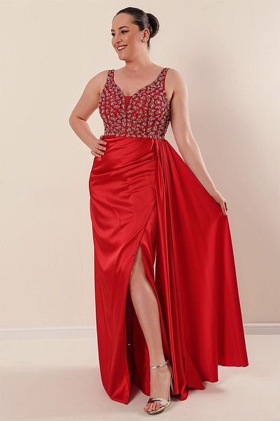 By Saygı Langes Satin-Kleid in Übergröße mit Tüll-Stein-Detail-Futter oben