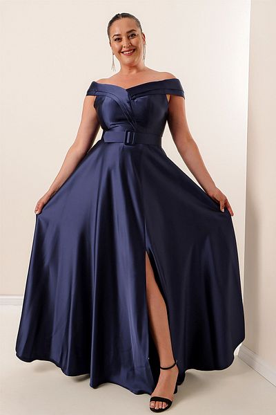 By Saygı Rochie lungă din satin, cu guler Madonna, cu centură, căptușită cu fante