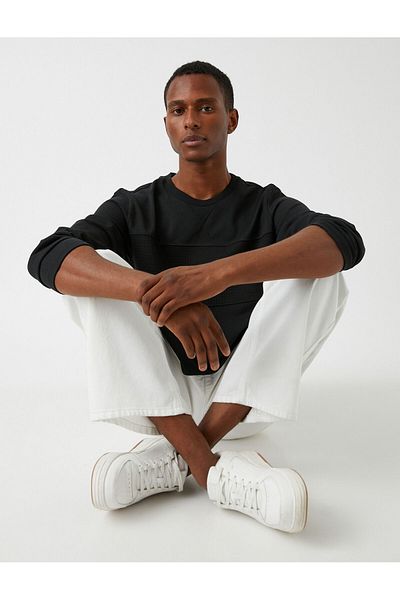 Koton Strukturiertes Sweatshirt mit Rundhalsausschnitt und erhabenem Muster