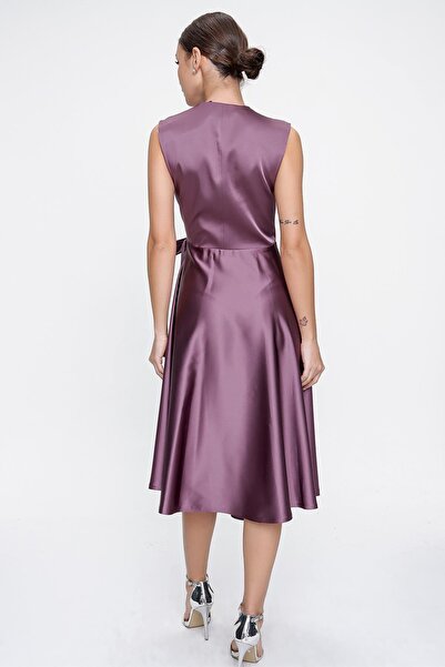 By Saygı Dvouřadý náhrdelník krajkové saténové šaty