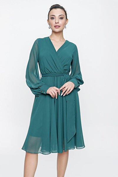 By Saygı Šifonové šaty s dvojitým límcem a dlouhým rukávem