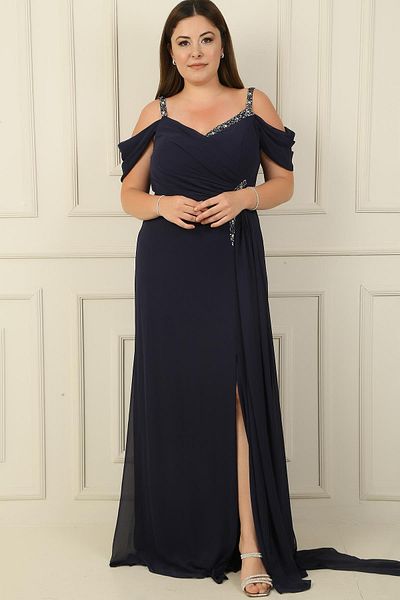By Saygı Nagy méretű sifon ruha - strassz részlet, heveder, alacsony ujjú és hasíték