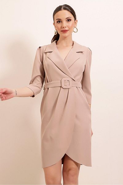 By Saygı Gefüttertes, kurzes Wickelkleid für Herren