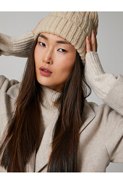 Koton Saç Örgü Bere Kenarları Katlı