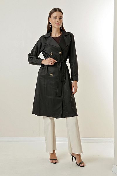 By Saygı Trenchcoat aus weicher Baumwolle mit Umlegekragen, Taillengürtel und Taschen