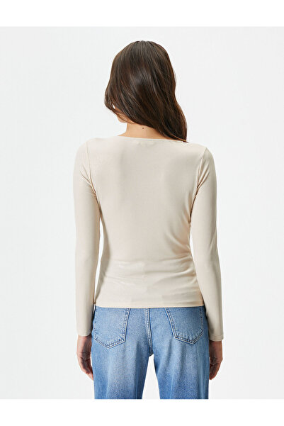 Koton T-Shirt mit asymmetrischem Kragen und langen Ärmeln mit Fensterdetails