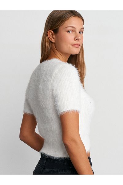 Dilvin 10662 Model - Crew Neck Soft Knitwear Sweater with Stone Detail - Shiny Ecru