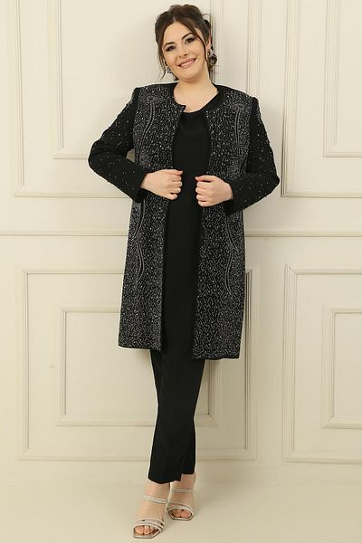 By Saygı Ärmellose Bluse mit Steinmuster, gefütterte lange Jacke, enge Hose in Großformat, 3-teiliges Set