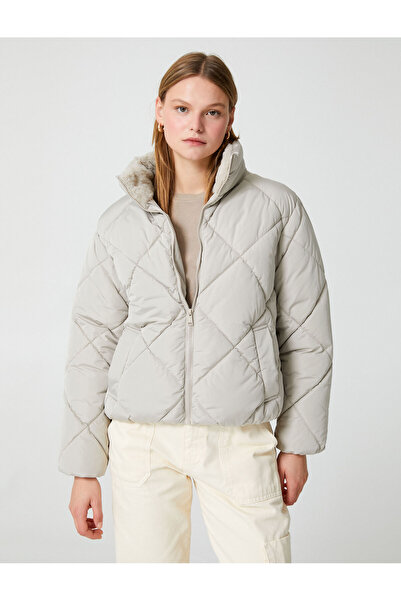 Koton Krátká bunda Puffer Stojáček s límečkem na zip Kapsa z umělé kožešiny
