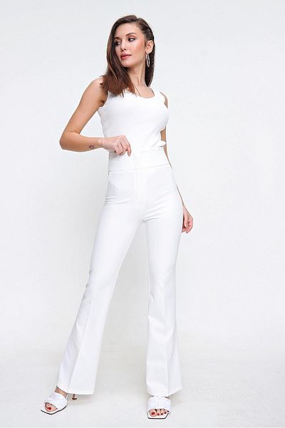 By Saygı Pantaloni evazați din Lycra cu buzunare cu talie înaltă