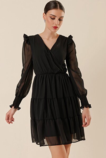 By Saygı Šifonové šaty s dvojitým límcem a nařasenými rukávy