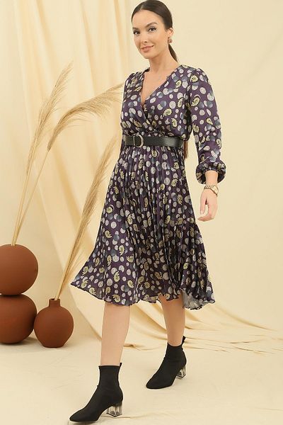 By Saygı Rochie din satin plisată cu guler dublu în talie, căptușită cu șal