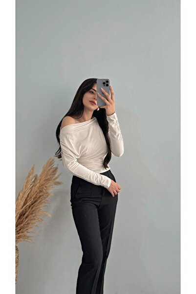 Sedaunlu Lucky Düşük Omuz Drapeli Asimetrik Krep Bluz Bej