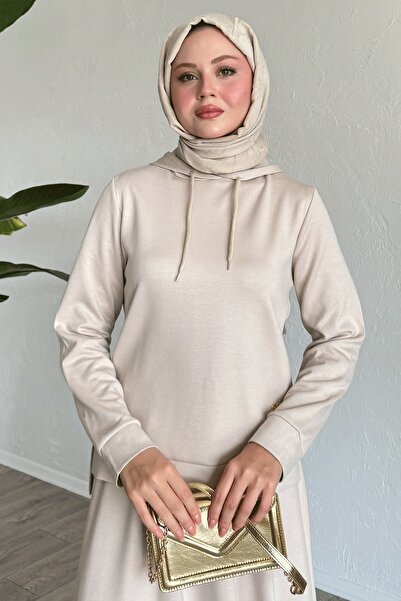 InStyle Béžový dvojitý oblek s detailným znakom