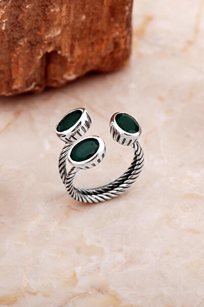 Sümer Telkari Kök Zümrüt Taşlı El Sarması Üç Başlı Gümüş Yüzük 5824