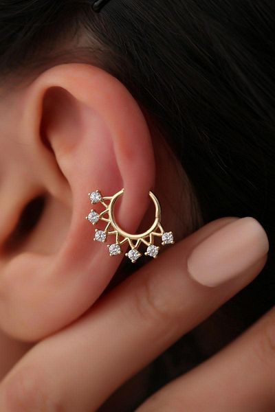 Bayar Gold 14 Carat Gold 7 Stone Crown Piercing
